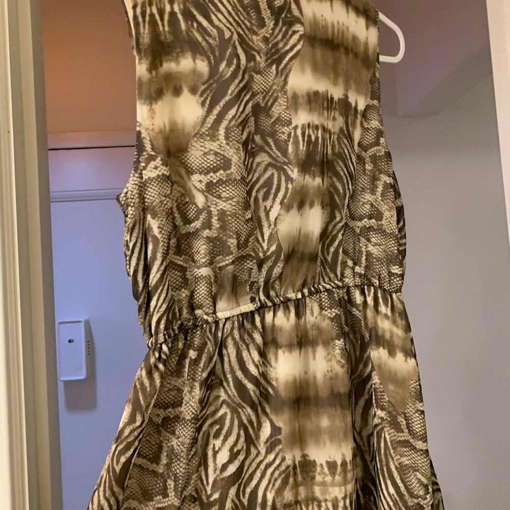 Dress - Picture 4 of 4